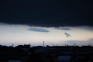 黒い雲　寒波　230124